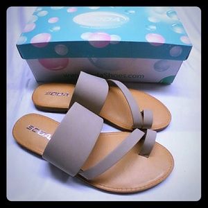 Soda sandals NWT new in box